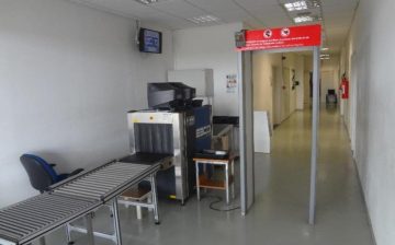 Dentro do SJK Airport