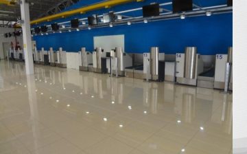 Dentro do SJK Airport